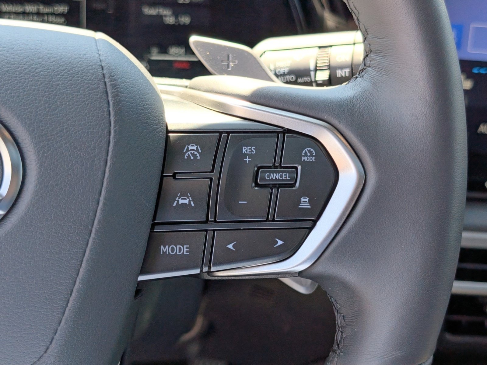 Used 2025 Lexus RX 350h AWD/4WD image 25