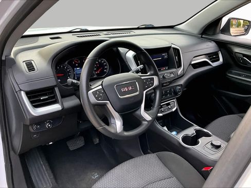 Used 2024 GMC Terrain SLE AWD/4WD image 17