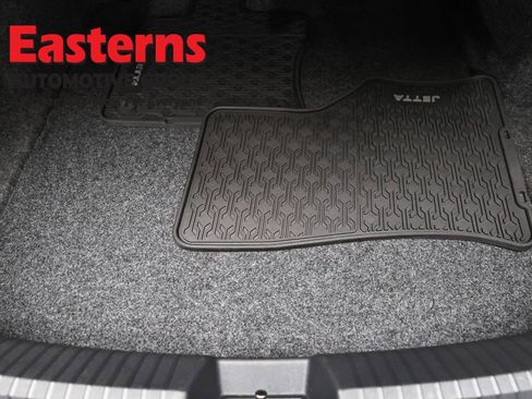 Used 2024 Volkswagen Jetta Sport image 9