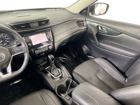 Used 2020 Nissan Rogue SL w/ Premium Package image 24