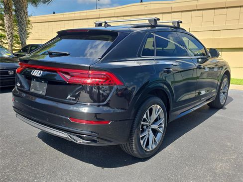 Used 2022 Audi Q8 Premium AWD/4WD image 2