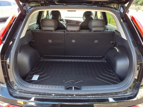 New 2025 Kia Niro SX Touring image 25