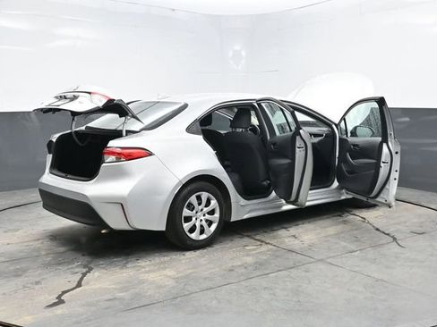Used 2023 Toyota Corolla LE FWD image 48