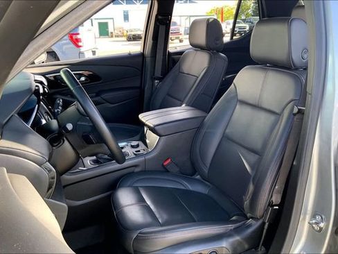 Used 2023 Chevrolet Traverse RS AWD/4WD image 25