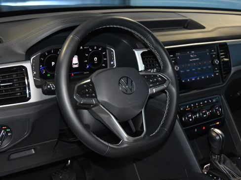 Used 2022 Volkswagen Atlas Cross Sport SEL image 2