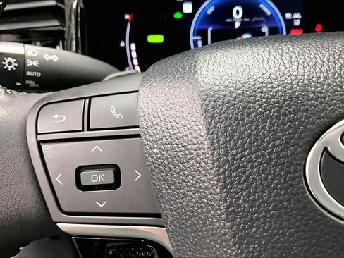 Used 2026 Toyota Camry SE FWD image 22