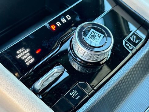 New 2024 Jeep Grand Cherokee Limited 4xe w/ MOPAR Finishing Package image 36