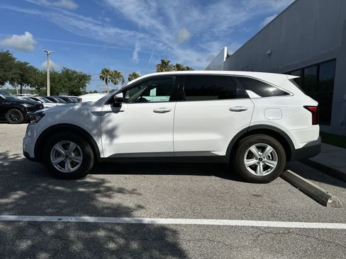 Used 2021 Kia Sorento LX FWD image 5