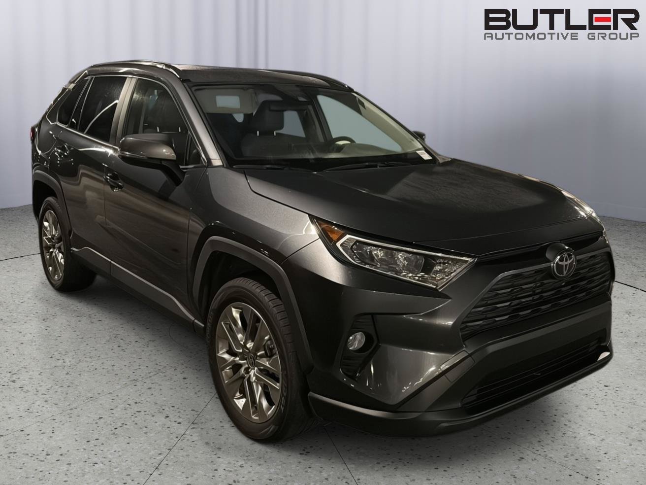 Used 2020 Toyota RAV4 XLE Premium FWD image 6