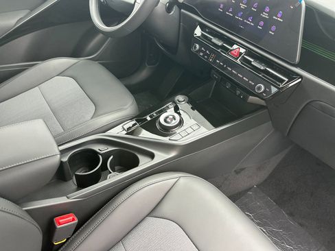 New 2026 Kia Niro Wind image 16