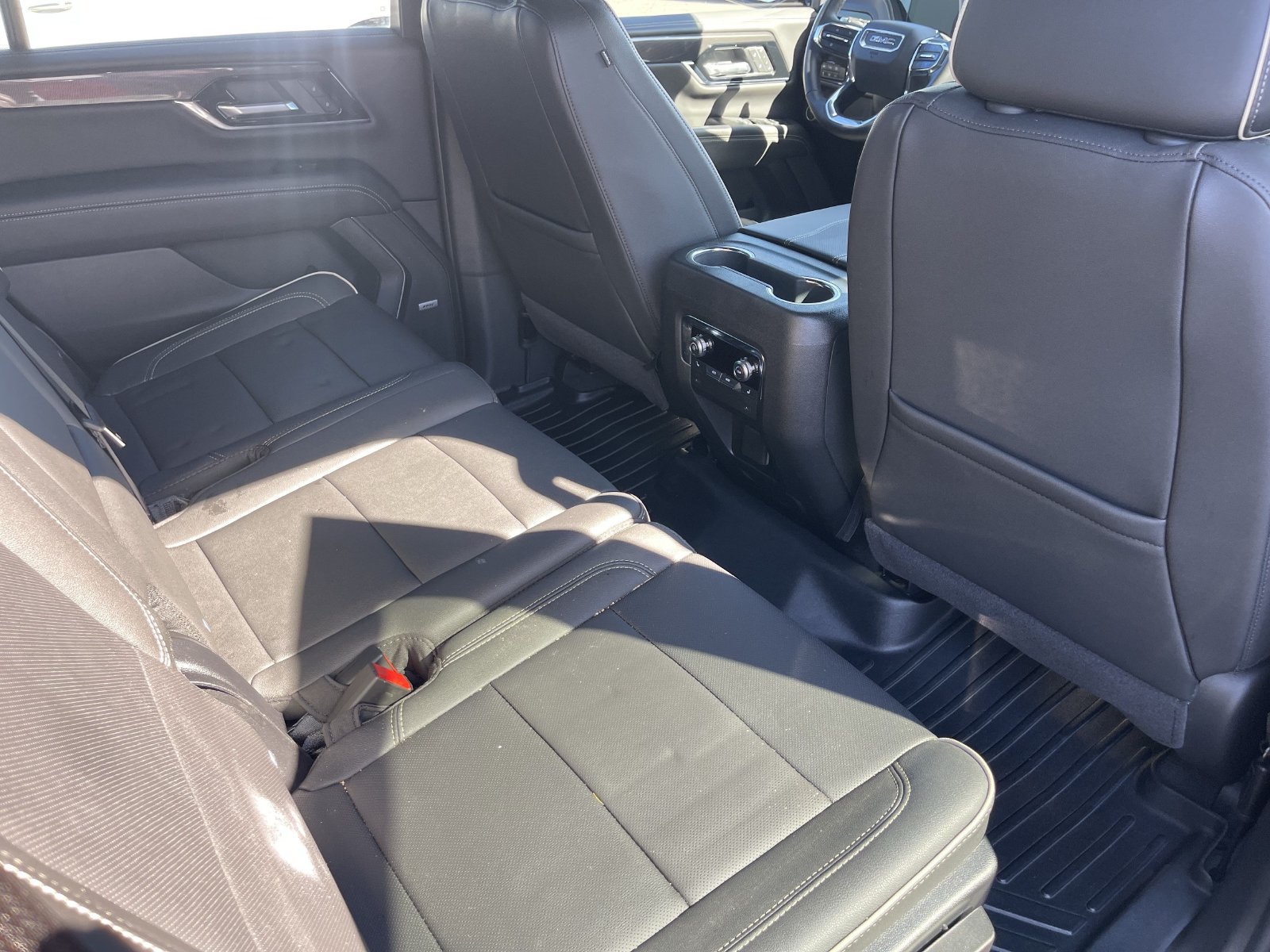 Used 2026 GMC Yukon Elevation RWD image 7