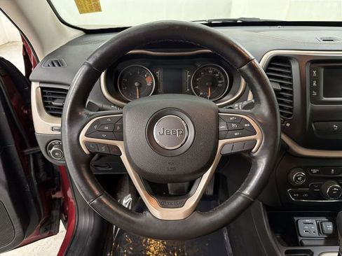 Used 2016 Jeep Cherokee Latitude w/ Safety/Convenience Group image 30