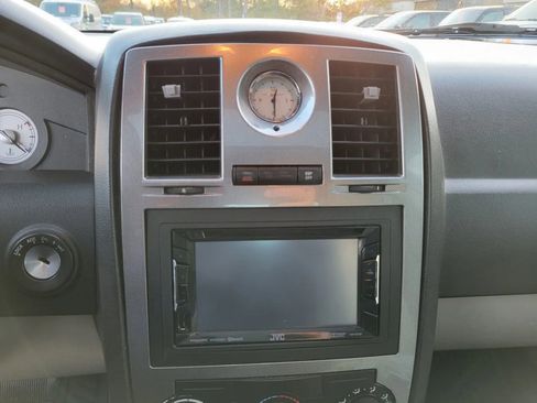 Used 2005 Chrysler 300 Touring image 28
