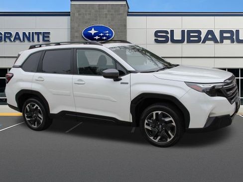 Used 2025 Subaru Forester Premium AWD/4WD image 13