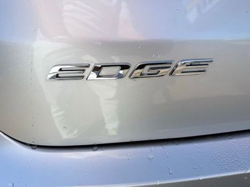 Used 2019 Ford Edge SEL w/ Equipment Group 201A image 17