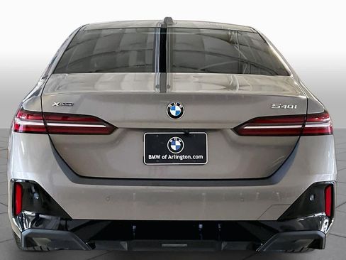 Used 2024 BMW 540i xDrive w/ Premium Package AWD/4WD image 4