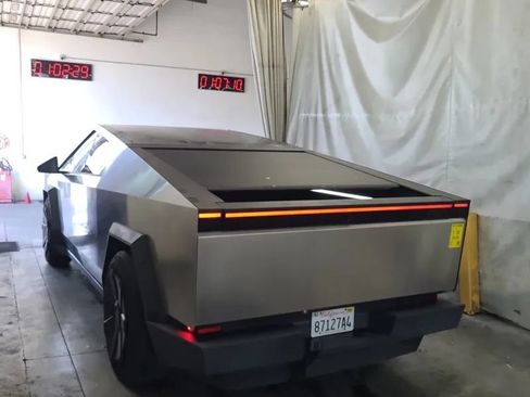 Used 2024 Tesla Cybertruck AWD Crew Cab image 3