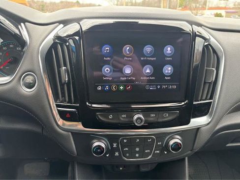 Used 2023 Chevrolet Traverse LT image 22