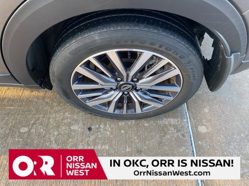 Used 2023 Nissan Kicks SV image 9