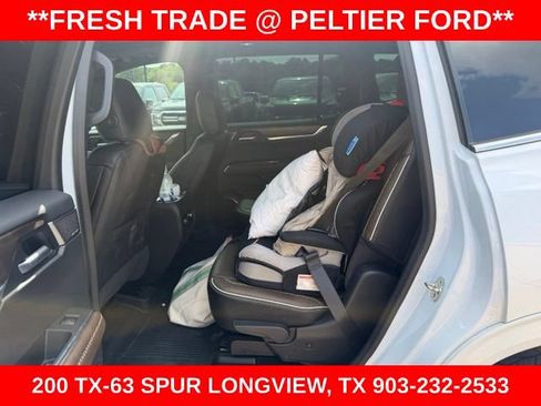 Used 2026 GMC Acadia Denali Ultimate w/ LPO, Floor Liner Package AWD/4WD image 8