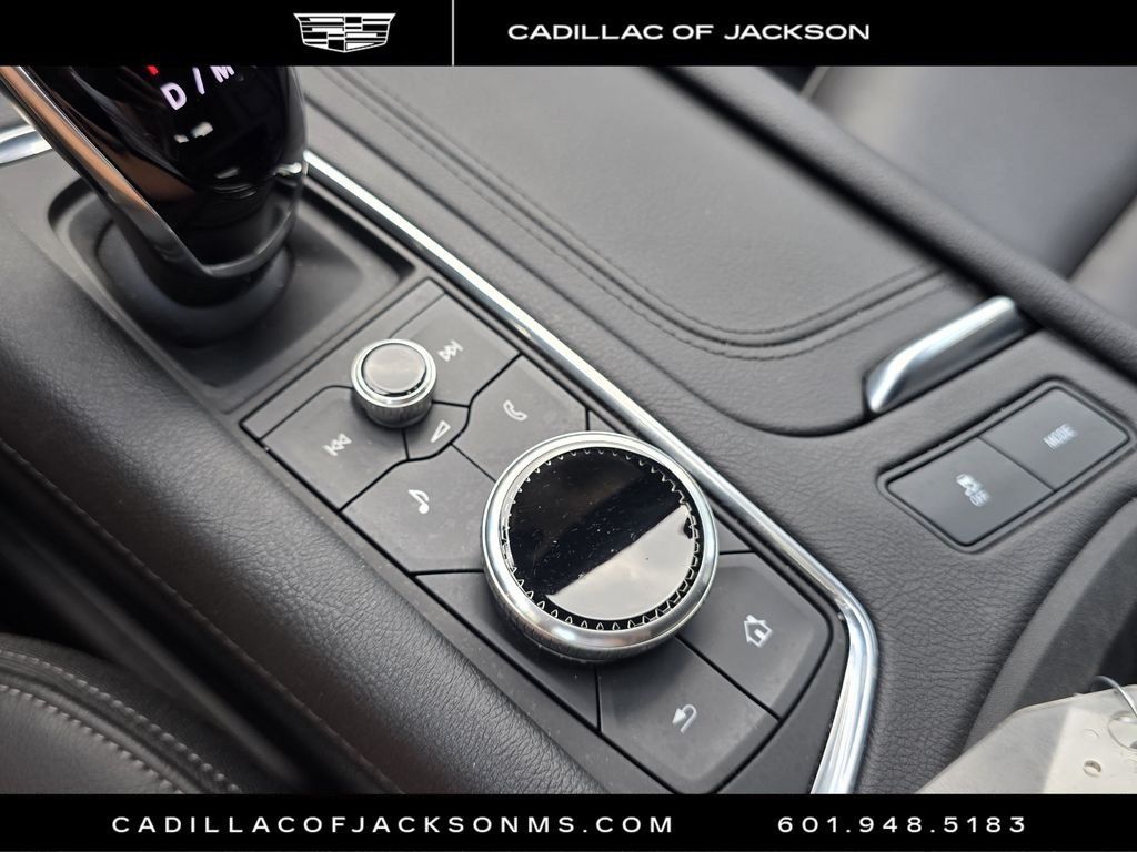 Certified 2024 Cadillac XT6 Luxury FWD image 17