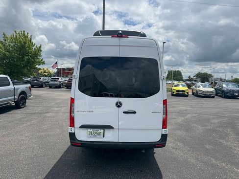 Used 2025 Mercedes-Benz Sprinter 2500 image 6