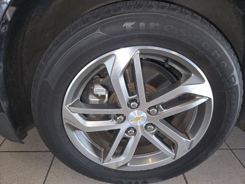 Used 2016 Chevrolet Equinox LTZ w/ Enhanced Convenience Package FWD image 10