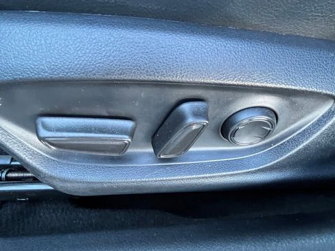 Used 2024 Toyota Camry SE image 19