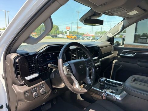 Used 2022 Chevrolet Silverado 1500 RST AWD/4WD image 4
