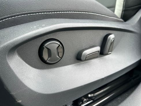 New 2026 Volkswagen Taos SEL AWD/4WD image 4
