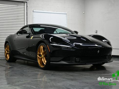 Used 2024 Ferrari Roma Spider RWD image 32