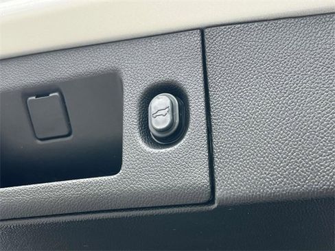 Used 2019 Chevrolet Tahoe LT image 14