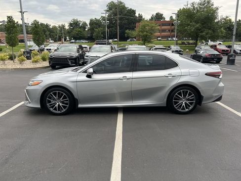 Used 2024 Toyota Camry XLE FWD image 6