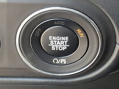 Used 2017 Maserati Levante w/ Sport Package image 22