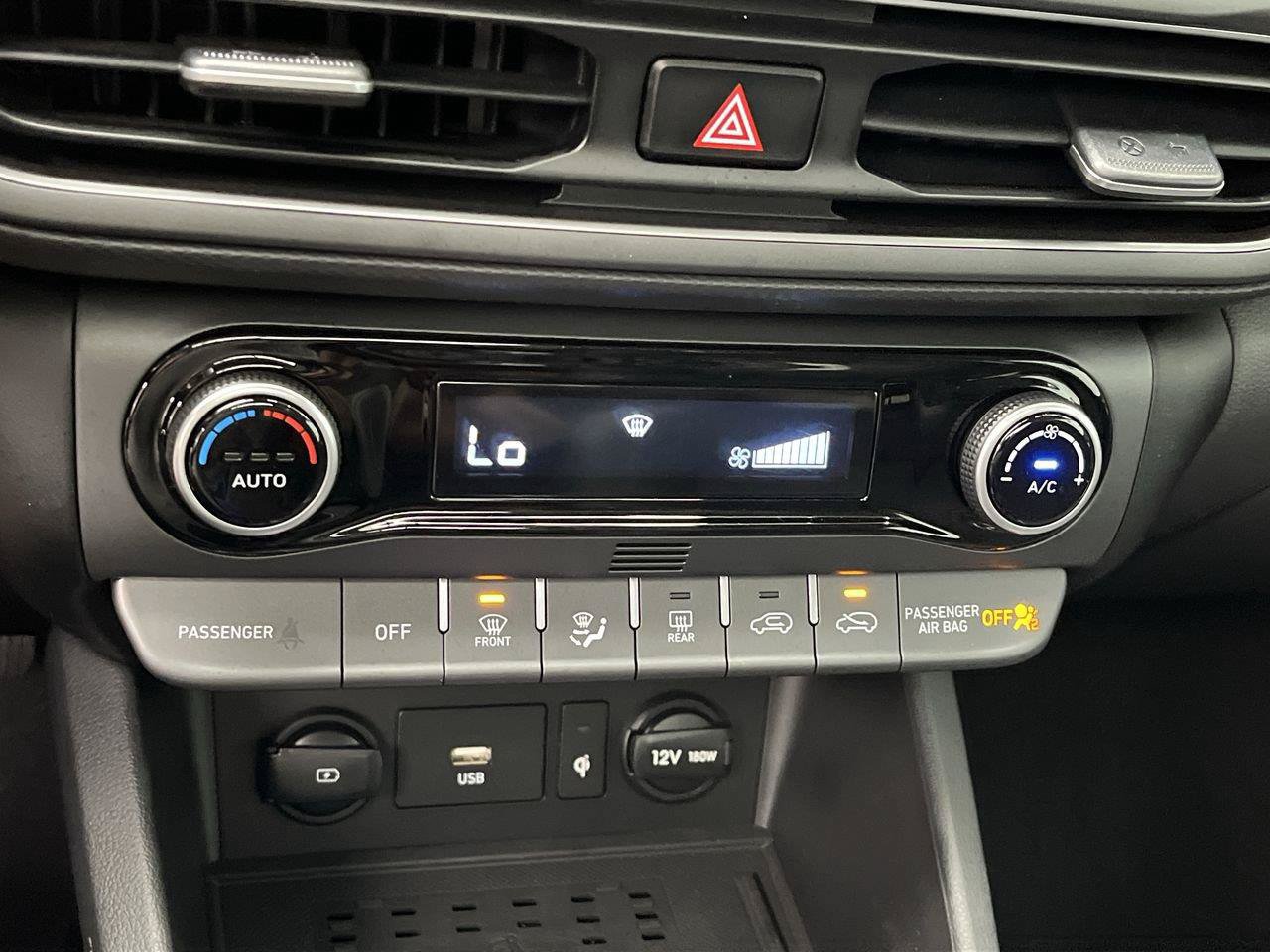 Used 2023 Hyundai Kona Limited AWD/4WD image 23