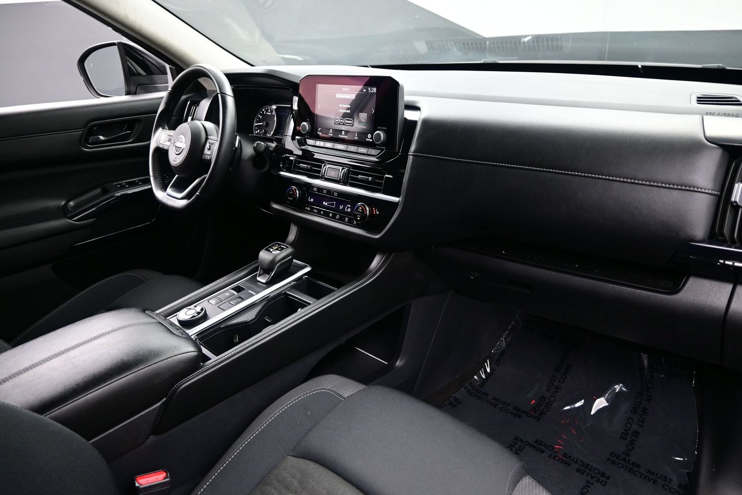 Used 2025 Nissan Pathfinder SV AWD/4WD image 16