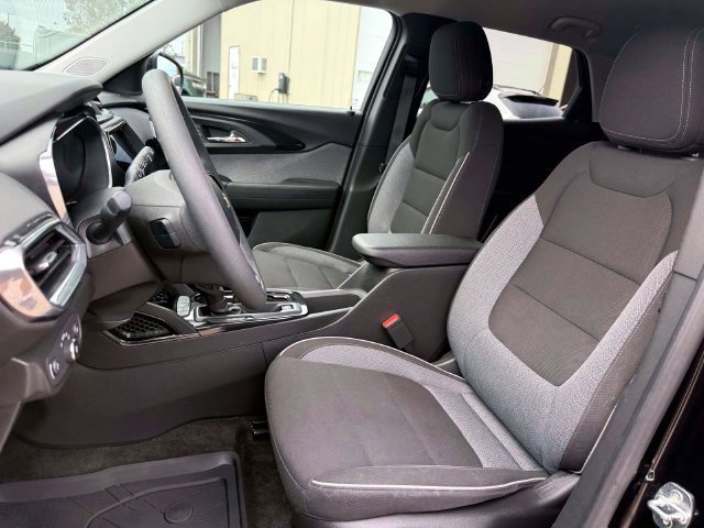 Used 2023 Chevrolet TrailBlazer LT w/ Convenience Package AWD/4WD image 16