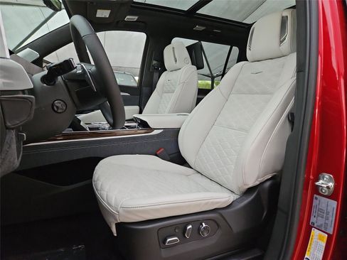 New 2026 Cadillac Escalade ESV Platinum Sport w/ LPO, ONYX Package AWD/4WD image 11