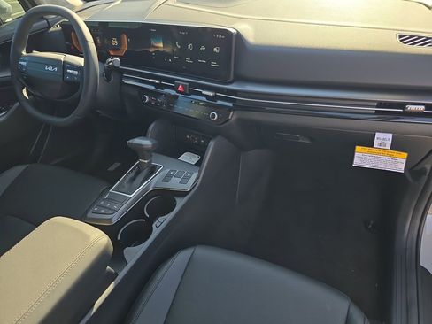 New 2026 Kia Sportage EX FWD image 12