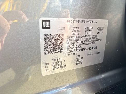 Used 2025 Chevrolet Traverse LT image 34