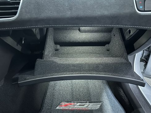 Used 2016 Chevrolet Corvette Z06 w/ 3LZ Preferred Equipment Group image 39