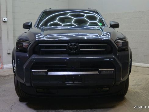 Used 2025 Toyota 4Runner SR5 AWD/4WD image 10