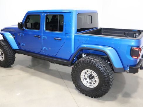 Used 2023 Jeep Gladiator Rubicon w/ LED Lighting Group image 8