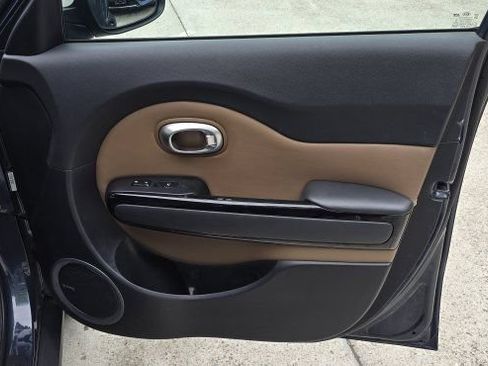 Used 2016 Kia Soul + w/ Audio Package FWD image 17