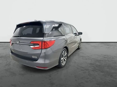 Used 2023 Honda Odyssey Touring image 3