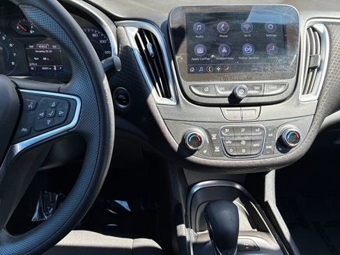 Used 2024 Chevrolet Malibu LT FWD image 19