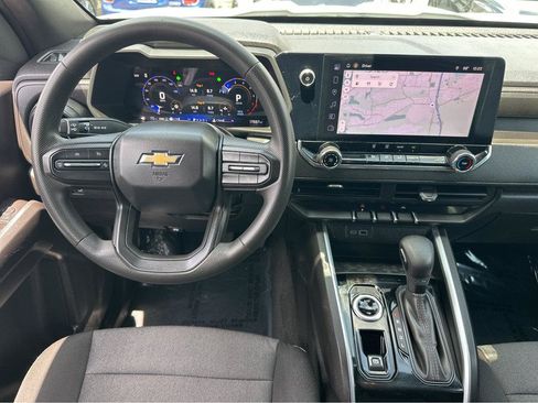 Used 2025 Chevrolet Colorado W/T AWD/4WD image 20
