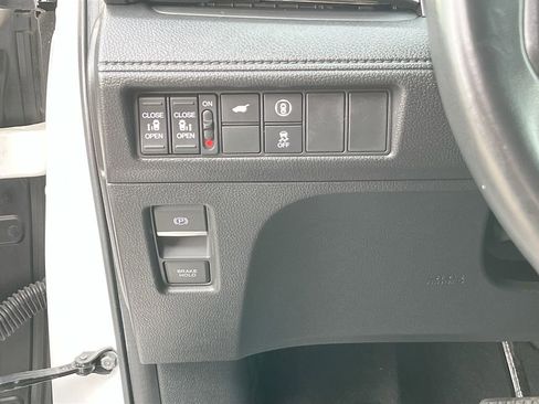 Used 2024 Honda Odyssey Sport image 10