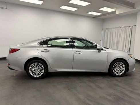 Used 2013 Lexus ES 350 w/ Luxury Pkg FWD image 9