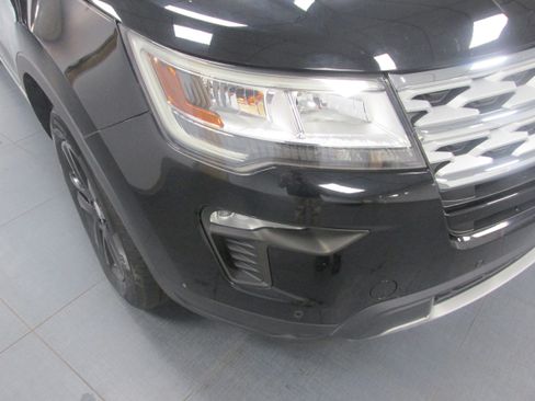 Used 2018 Ford Explorer XLT w/ Equipment Group 202A AWD/4WD image 10